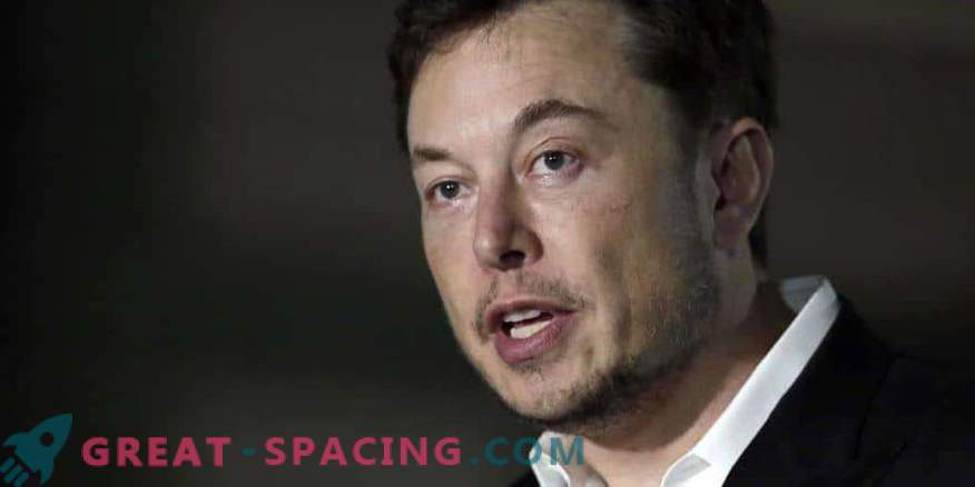 Ilon Musk omnämnde Mars-raketen igen