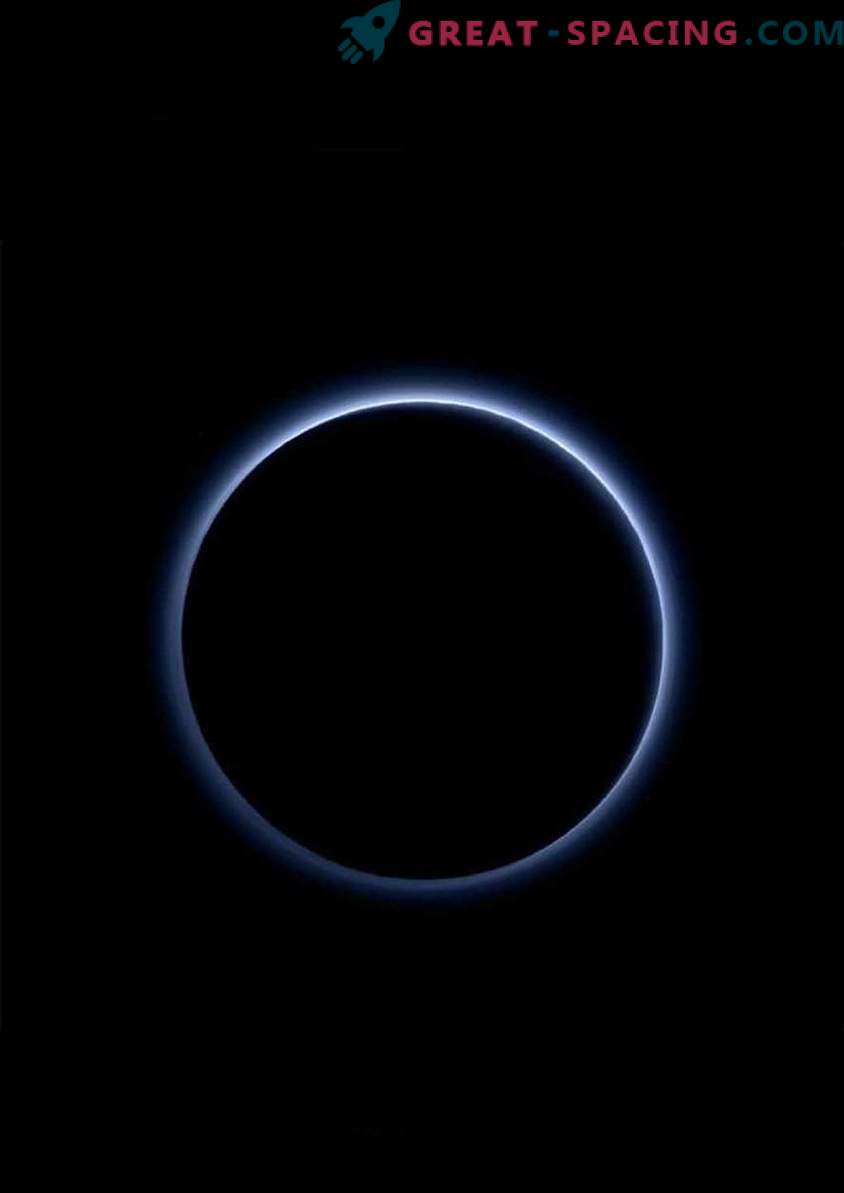 Plutos kolsvas håller temperaturen låg