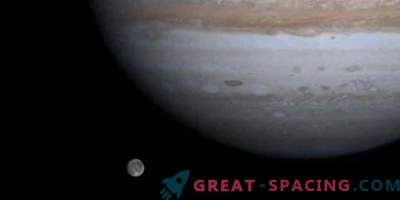 Sprickor i isiga Ganymede