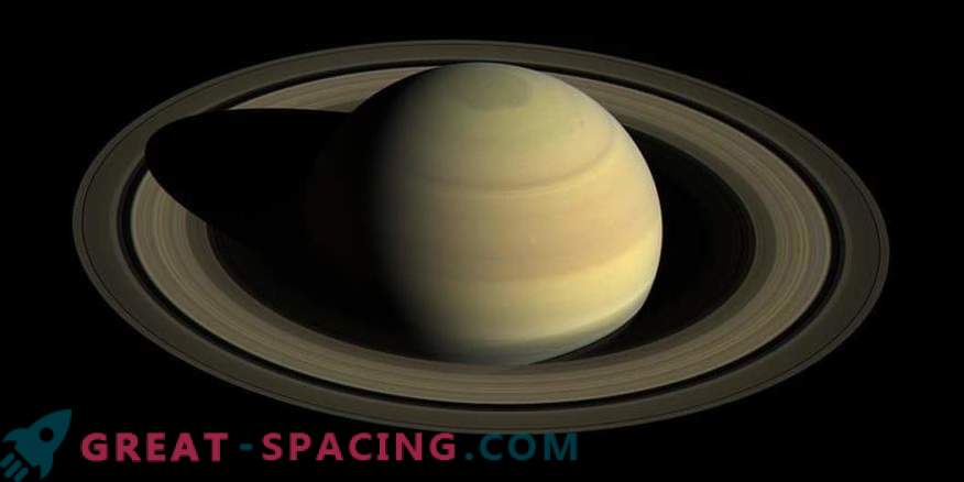 Forskare suger ner myten: Saturnus kan inte simma i vatten