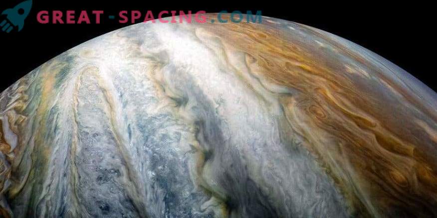 Mysteriet av Jupiters färgstänger