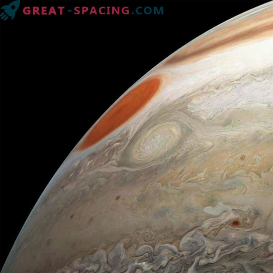 Jupiter's grootschalige stormen in een NASA-test