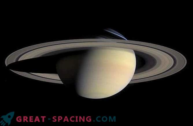 Cassini upptäckte Saturnus fruktansvärda tunna ringar