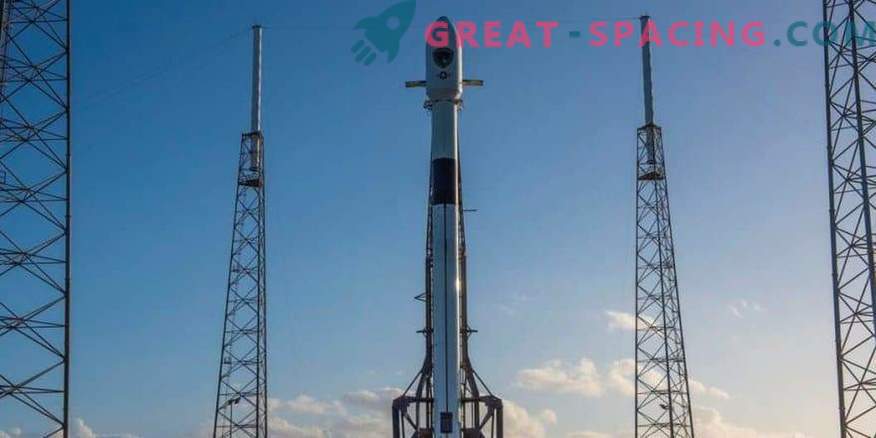 SpaceX Förseningar Starta Navigation Satellite på grund av stark vind