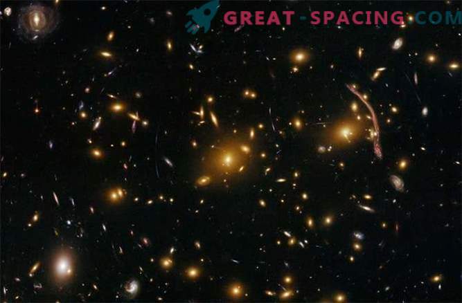 De mest fantastiska exemplen på gravitationslinser: Foto