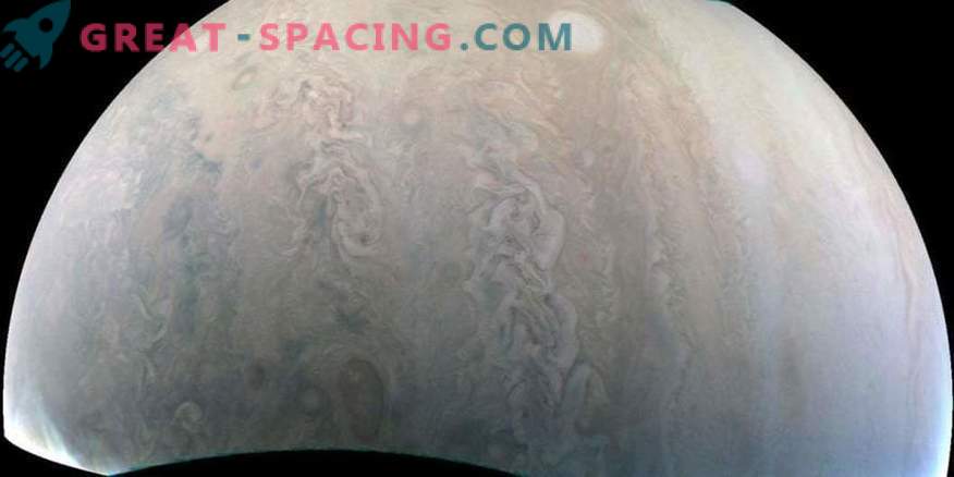 Jupiters hårda storm möter Juno