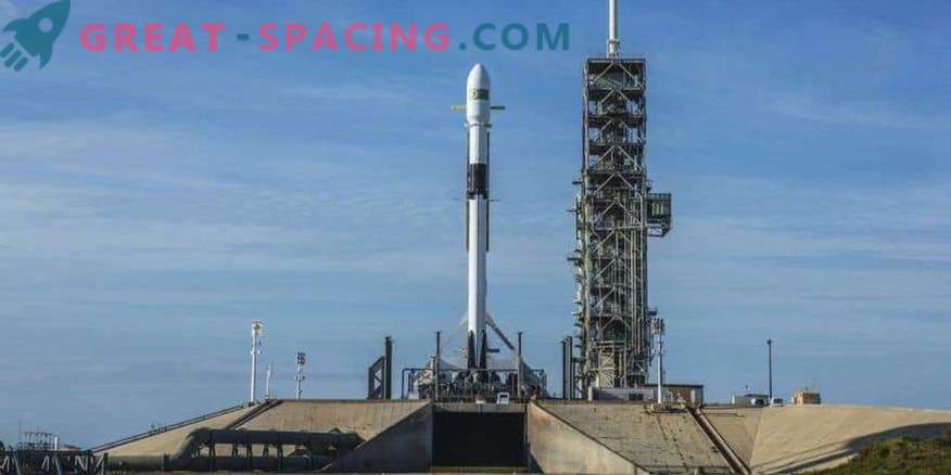 Den uppdaterade SpaceX-raketen lanserades med en satellit
