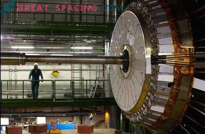 Cel mai mare accelerator de particule din lume bate recordul mondial.