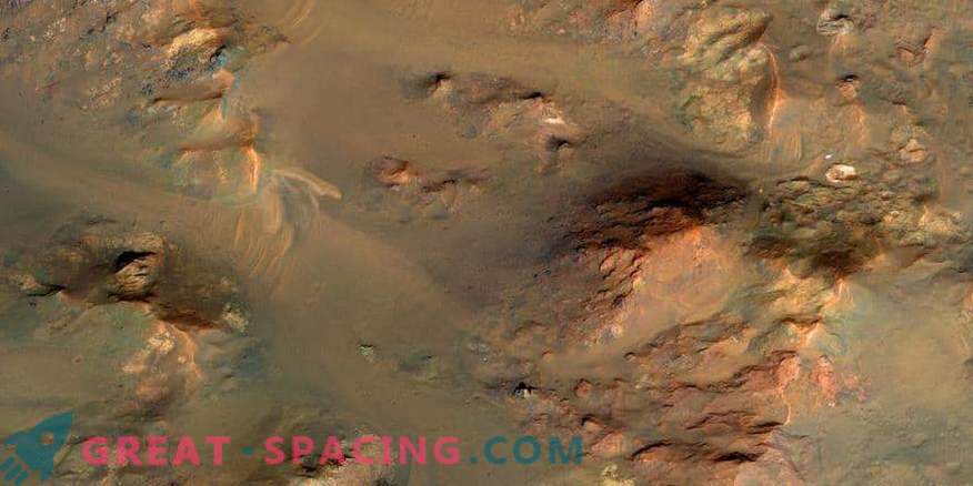 Vatten kan flöda på gamla coola Mars