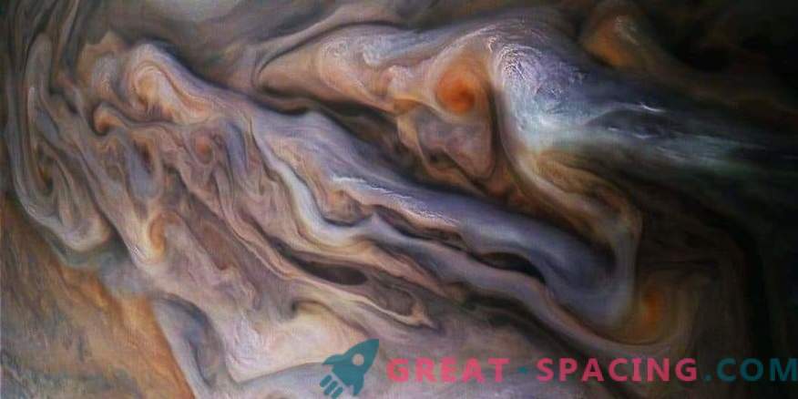 Fantastiska atmosfäriska mönster av jätte Jupiter