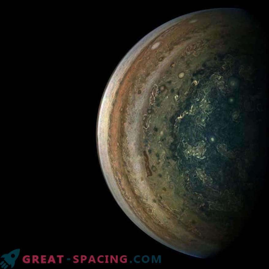Fantastiska atmosfäriska mönster av jätte Jupiter