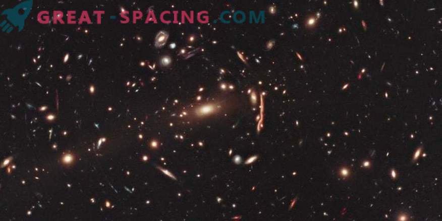 Det massiva galaktiska klustret gav Hubble en super approximation