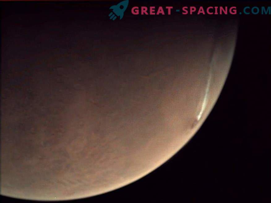 Vulkanaktivitet på Mars? Det mystiska molnet sträcker sig över vulkanen i Mars
