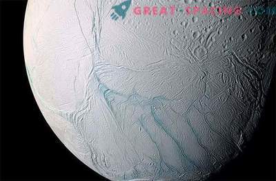 Saturns satellit Enceladus har ett hav under dess yta