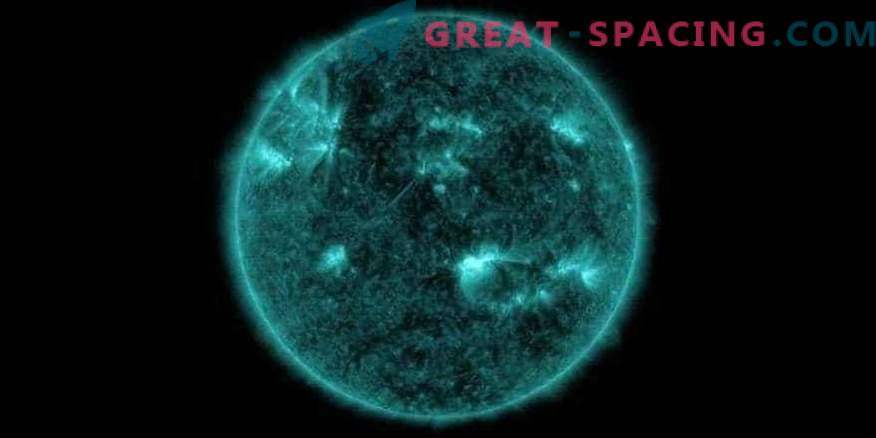 NASA fångar flashpulser på solen och jorden
