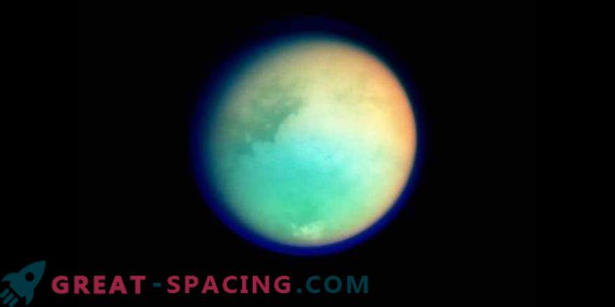Saturnus Titan Satellite visar nystartad