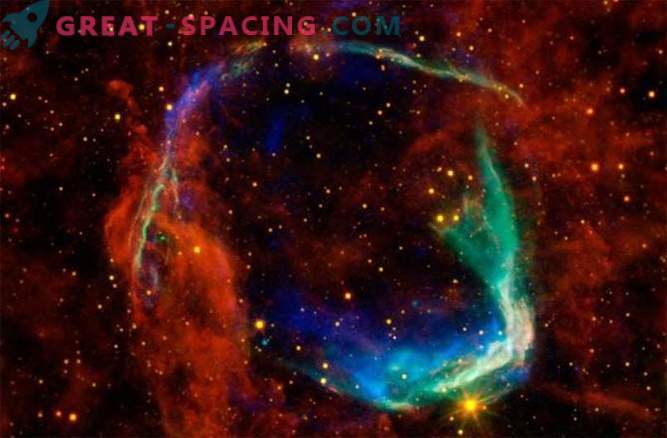 Ett urval av de ljusaste fotografierna av nebulae som gjorts av Spitzer teleskopet