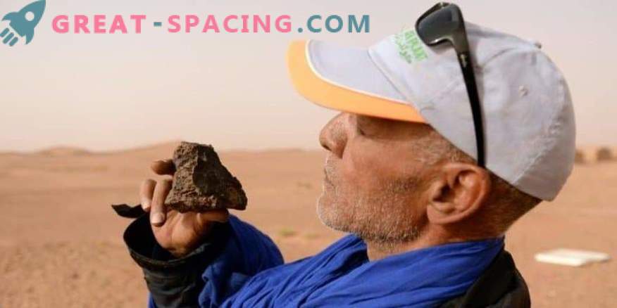Marockansk öken siktas av meteoritjägare