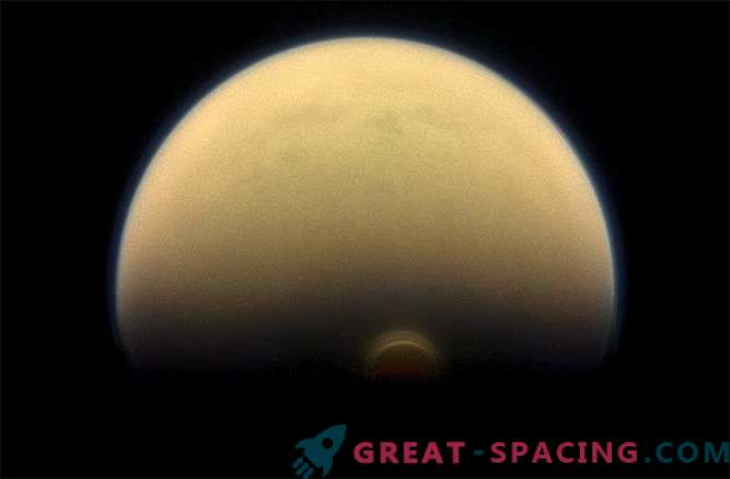 Ett gigantiskt ismoln upptäcktes på Titan