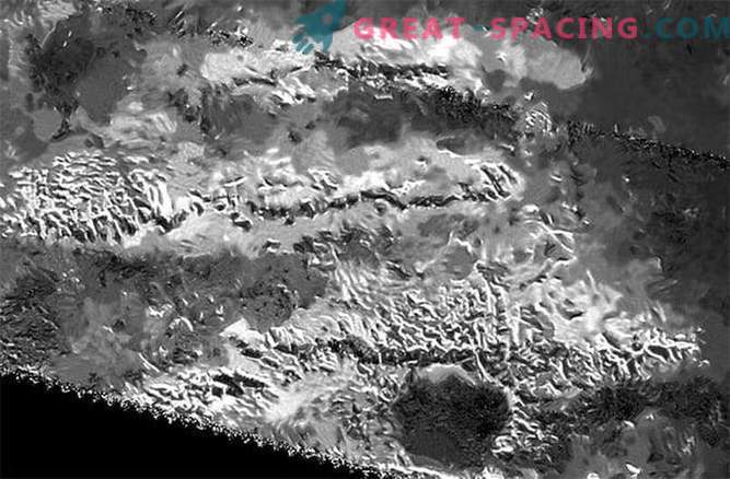 Titans högsta berg - vad ligger under dem?