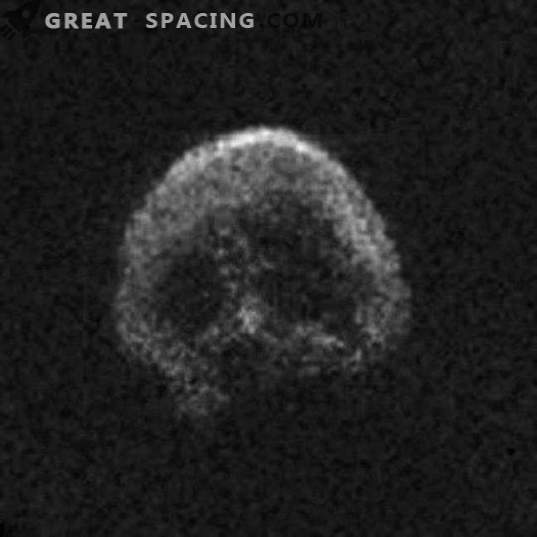 En kuslig kosmisk skalle flyger till jorden. Är en asteroid farlig för vår planet?