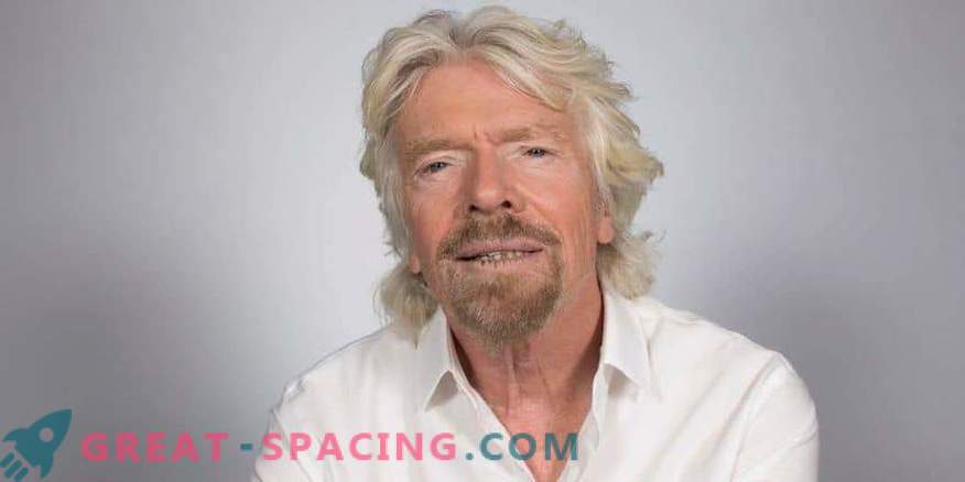 Richard Branson förbereder en rymdflygning i juli.