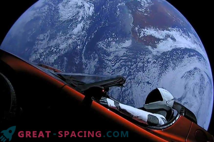 Tesla lanseringsjubileum och SpaceX dummy