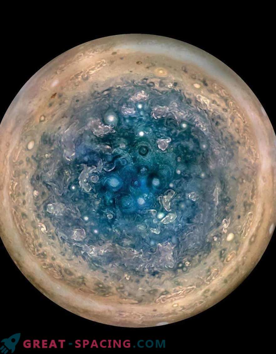 Juno ger första informationen om Jupiter