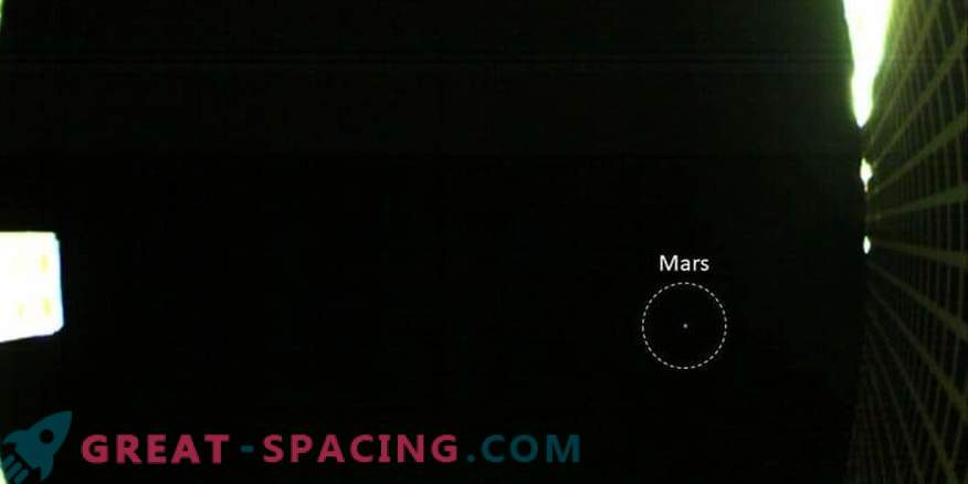 Det första fotot av Mars från de små satelliterna MarCO