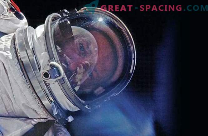 J.L. Pickering presenterade en ny bok med rymdfoton