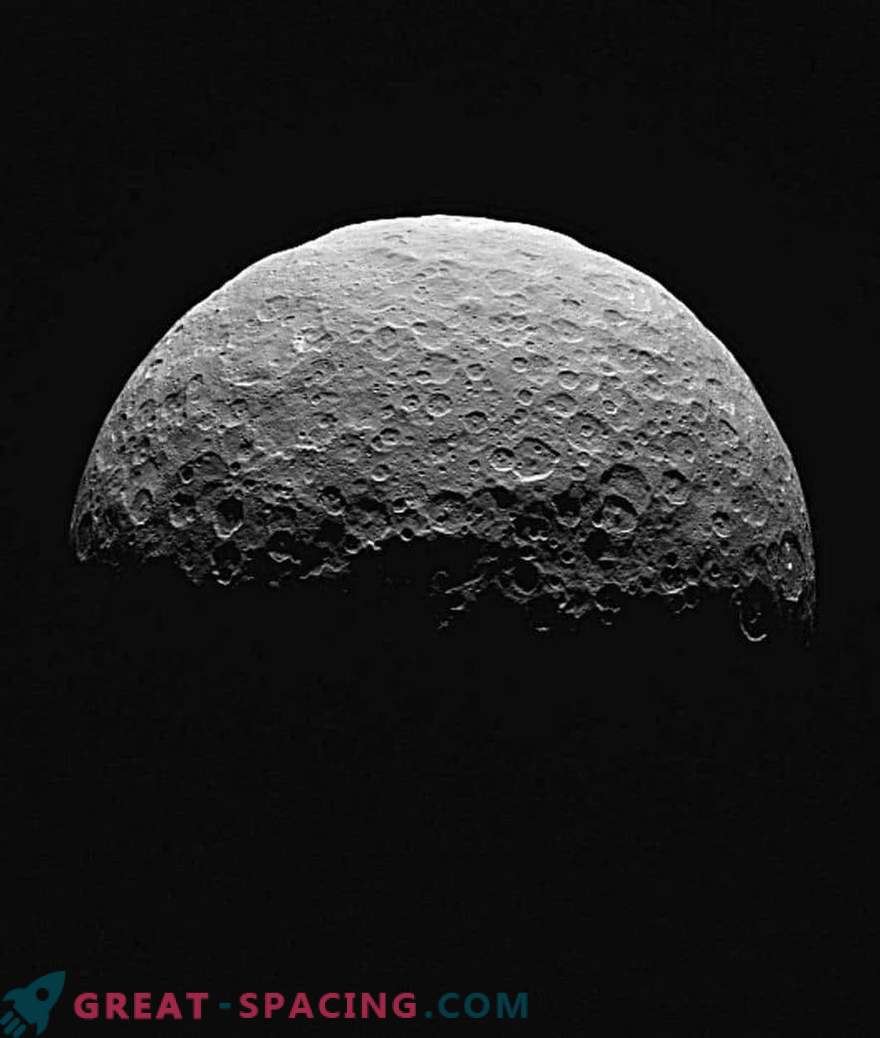 Ceres: den största asteroiden och den minsta dvärgplaneten