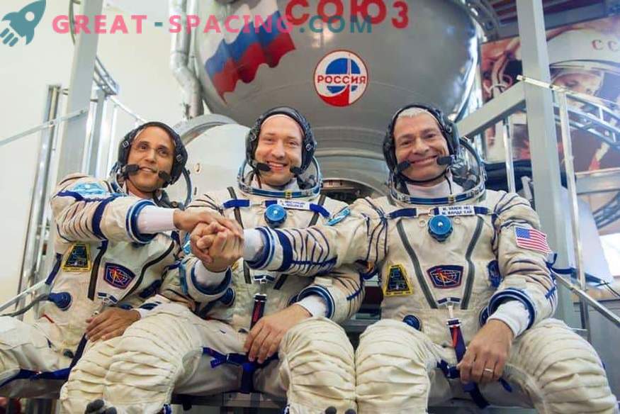 Drie kosmonauten arriveerden op het ISS voor een missie van 5 maanden