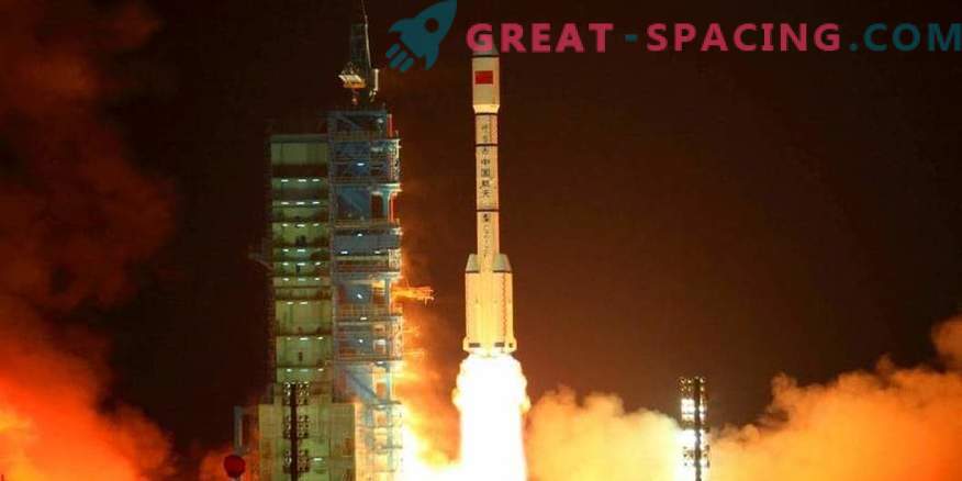 Kina försöker utrota NASA med en superdriven raket