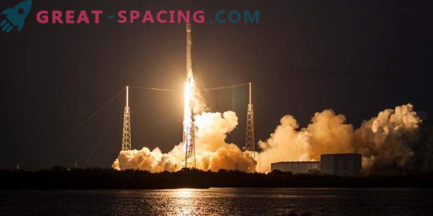 SpaceX lanserar raket och rymdfarkoster
