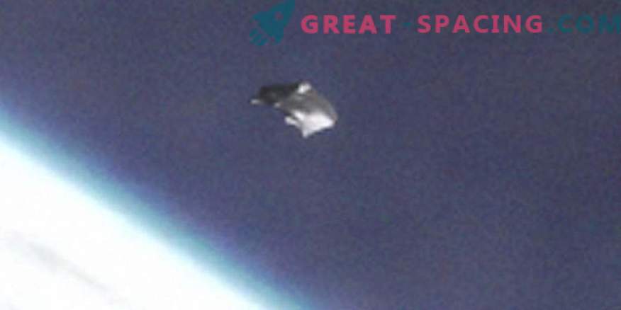 Ett oidentifierat objekt kom in i översynen av den internationella rymdstationen kamera