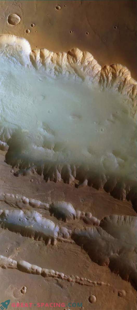 Mist upptäckt på Titans yta