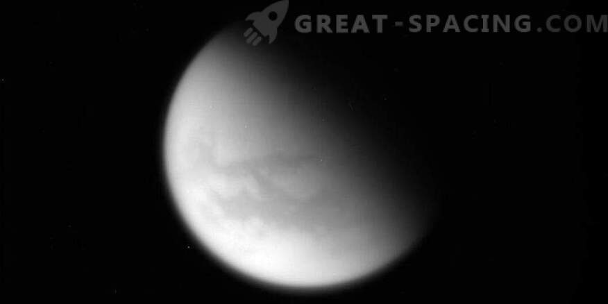 Cassini slutar sista flyover över Titan