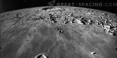 Ancient meteor strike avslöjar månens inredning