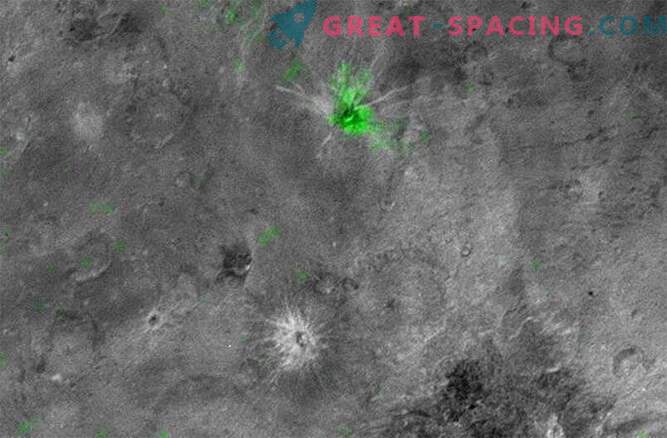 Fryst ammoniak på Charon var en ny upptäckt