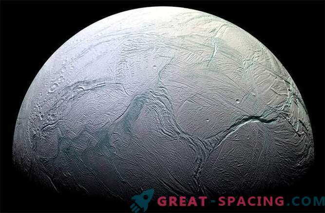 Den Cassini interplanetära proben fullbordar uppdraget att undersöka satelliten Saturn Enceladus